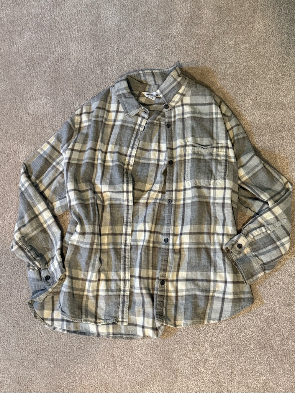 Old Navy Plaid Button-Up Shirt in Gray and Cream
